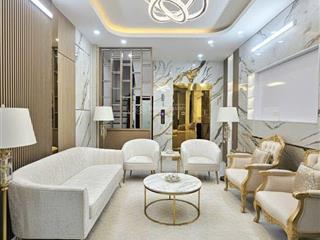 Hiếm  đẹp  7t, thang máy  ô tô đỗ cổng  gần hồ  39/43m2* 7 tầng, mt 4m, nhỉnh 10 tỷ