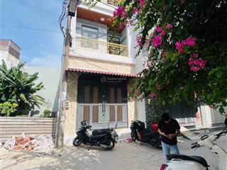 Chỉ 5tỷ bán nhà bùi đình tuý bình thạnh 3 tầng, nở hậu, hẻm xe hơi