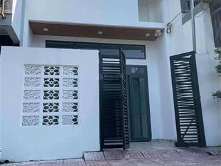 Cần bán nhà gần chợ bình chánh