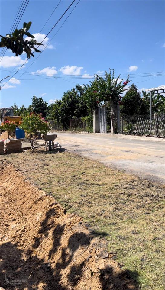 Chủ ngộp cần bán gấp đất vườn 2092m2 được tặng vườn bưởi đang thu hoạch, có thu nhập hàng tháng