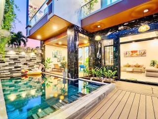 Cho thuê villa hồ bơi 8pn khu nam việt á, gần sông giá thuê 80 triệu/tháng