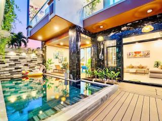 Cho thuê villa hồ bơi 8pn khu nam việt á, gần sông