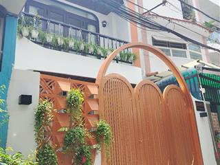 Cần bán nhà mới xinh hẻm xe hơi hoàng hoa thám. dt 4x15m. vuông vức. bán gấp 7 tỷ 300 triệu