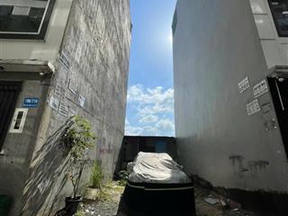 Hiếm có khó tìm. lâu lâu mới có lô đất đẹp chủ cần bán ở bùi đình túy. dt 4x15m vuông vức xây cao