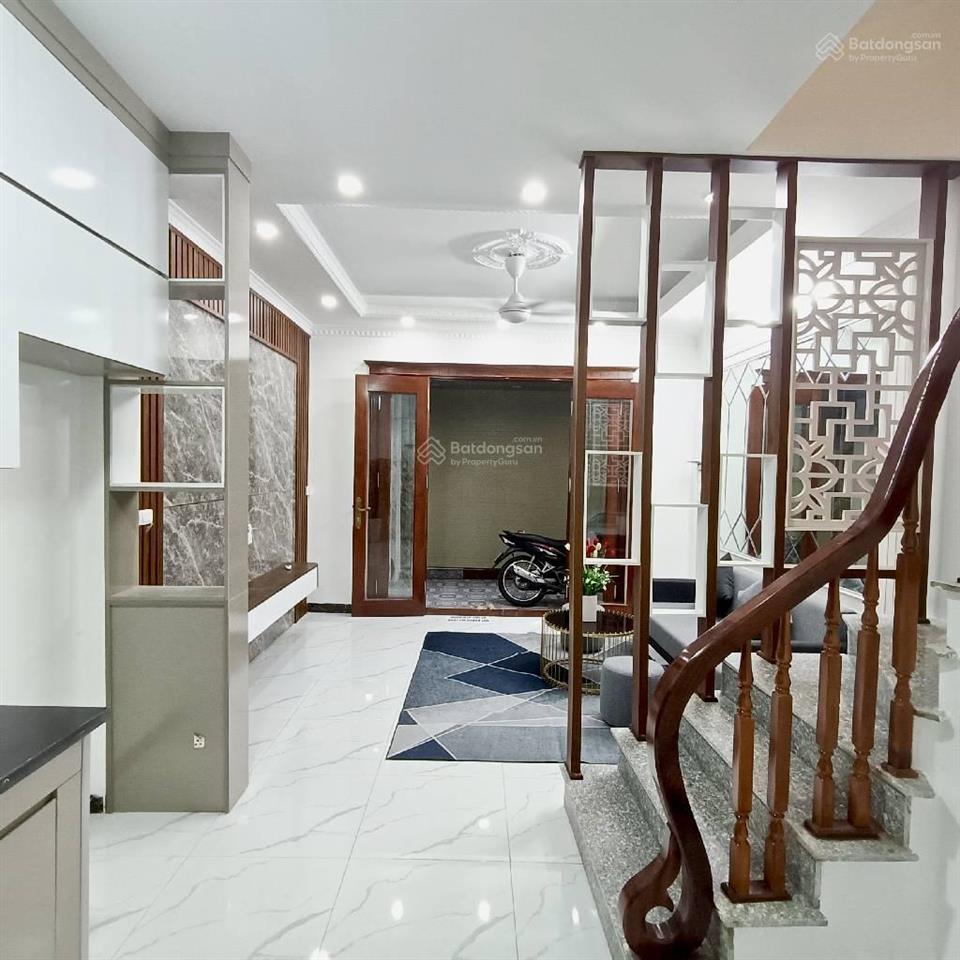 Siêu hiếm ngõ nông full nội thất ô tô 5 tạ đỗ cửa sân cổng để xe thoải mái