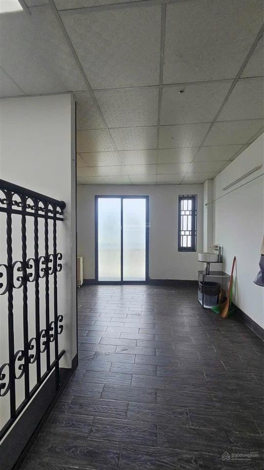 Bán nhà mới 3 tầng giá 4.1tỷ, ngay tttp nha trang, gần biển, siêu thị, đầy đủ tiện ích dân sinh