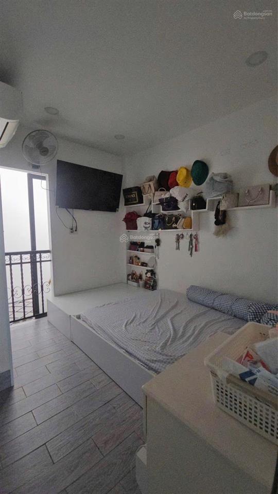 Bán nhà mới 3 tầng giá 4.1tỷ, ngay tttp nha trang, gần biển, siêu thị, đầy đủ tiện ích dân sinh