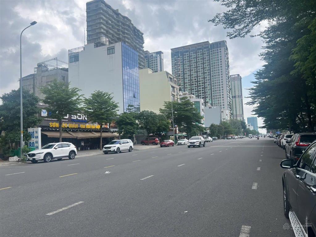 Cần bán 1lô đất mặt tiền đường tạ hiện  toà nhà văn phòng  căn hộ cao cấp. giá 448tr/m