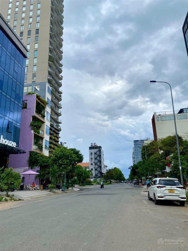 Cần bán 1lô đất mặt tiền đường tạ hiện  toà nhà văn phòng  căn hộ cao cấp. giá 448tr/m