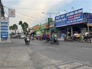 Bán nhà mặt tiền đường bùi trọng nghĩa phường trảng dài
 diện tích 215m2 ,ngang hơn 7m