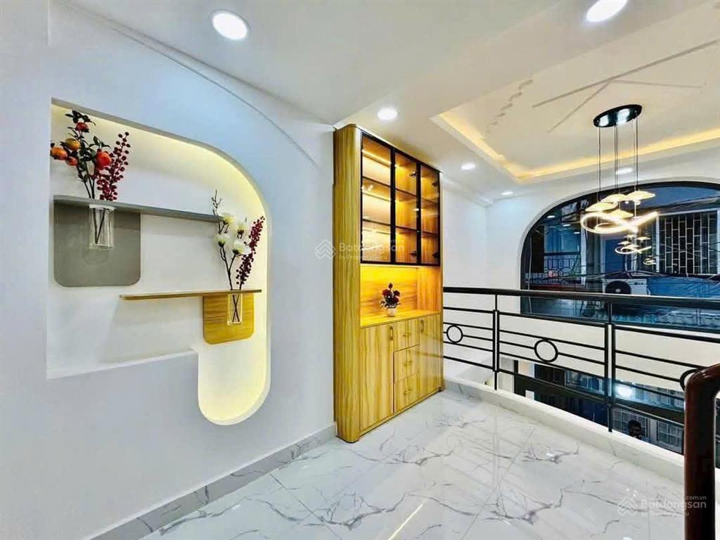 Xuất cảnh bán gấp nhà hẻm 6m lê văn quới, 4 x 20,5 tầng btct, 5pn 6wc, sân thượng, gần ngã 4 bốn xã