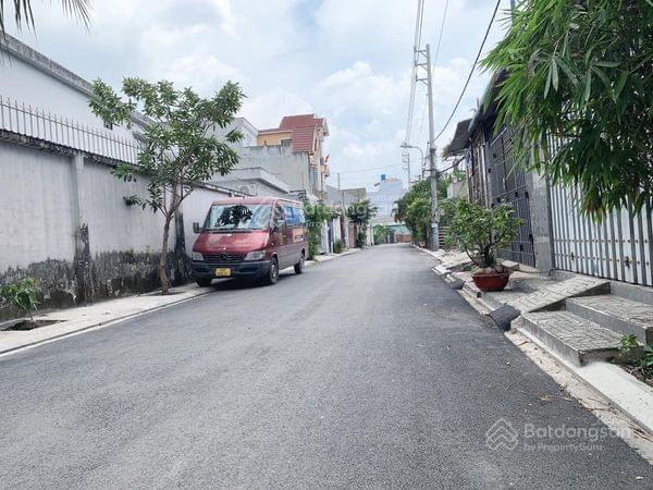 Xuất cảnh bán gấp nhà hẻm 6m lê văn quới, 4 x 20,5 tầng btct, 5pn 6wc, sân thượng, gần ngã 4 bốn xã