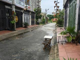 Nhà cấp 4 phú hữu, hẻm oto tránh nhau  chỉ 4ty25