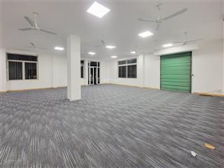 Siêu vị trí! sàn vp 260m2 kđt 18a phan văn trị, có kho, bãi xe lớn, 50tr/tháng
