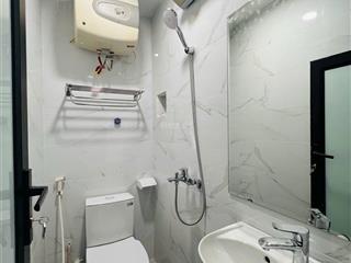 Cho thuê gấp nhà riêng ngõ 1194 ngách 61/1 đường láng. giá 15tr/tháng. gần đh ngoại thương, gtvt