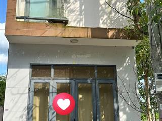 Nhà phố 1 trệt, 1 lầu, đã có sổ, đã hoàn công, tiện ích để ở hoặc cho thuê