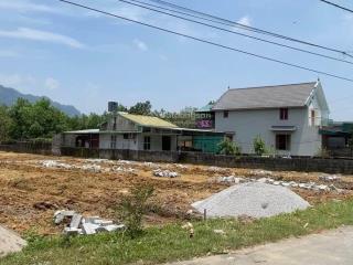 Mở bán 13 lô đất cổng chợ đồng tâm, trưởng cao đẳng cơ điện tây bắc. dưới 1 tỷ đồng/lô 135m2260m2