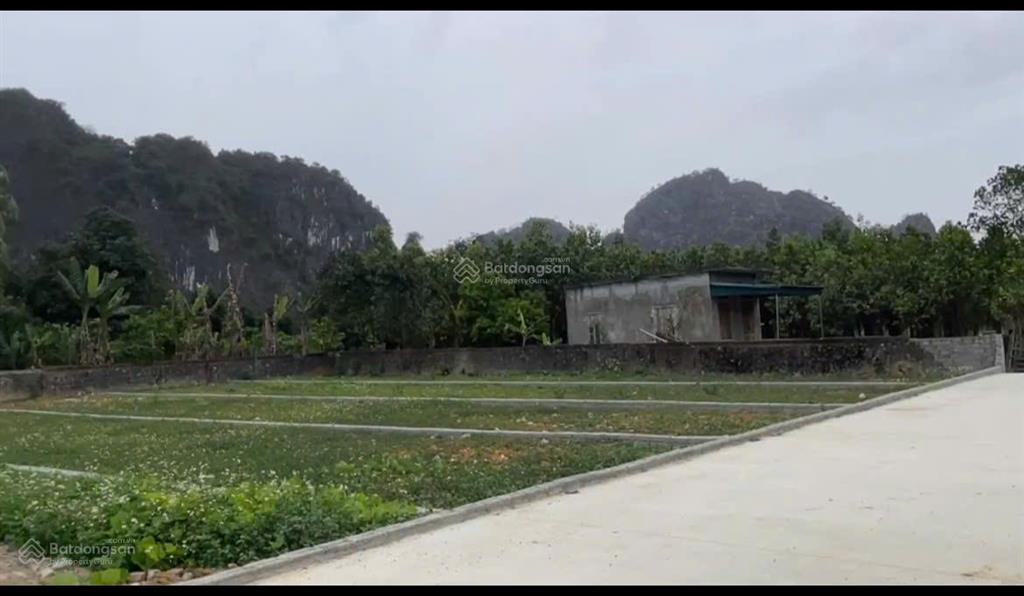 Bán đất tại khu đồng bầu, thị trấn chi nê lạc thuỷ hòa bình giá từ 900tr, dt 192.1m2, mt 6.69m