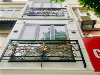 Chính chủ bán nhà 4 tầng 1 tum mặt đường ô chợ dừa miễn môi giới