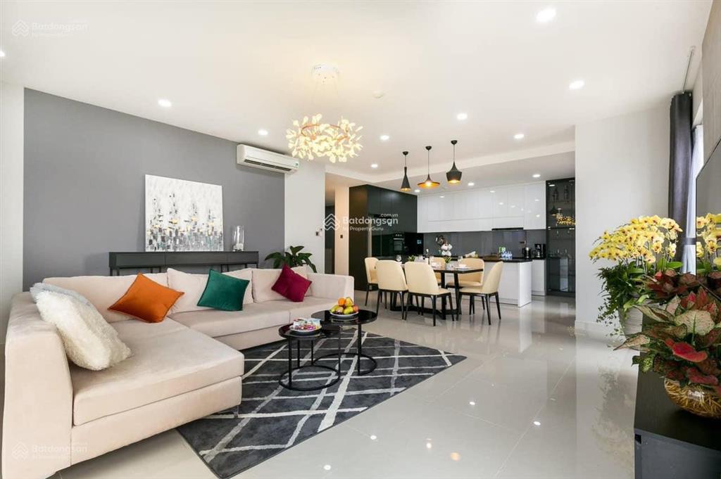 Chính chủ cần bán căn hộ cc cộng hòa plaza, diện tích 76m2, 2 phòng ngủ, 2wc, giá 4,5 tỷ, sh