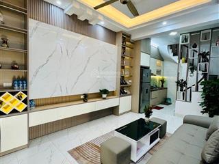  cô thuý bảo giảm giá 500tr cho cô bán gấp cho con trai lấy tiền đầu tư cty
* tam trinh + 32m2 + 5