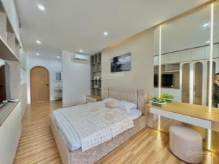 Bán nhà đường chính hữu  4 tầng có hồ bơi  gần biển mỹ khê