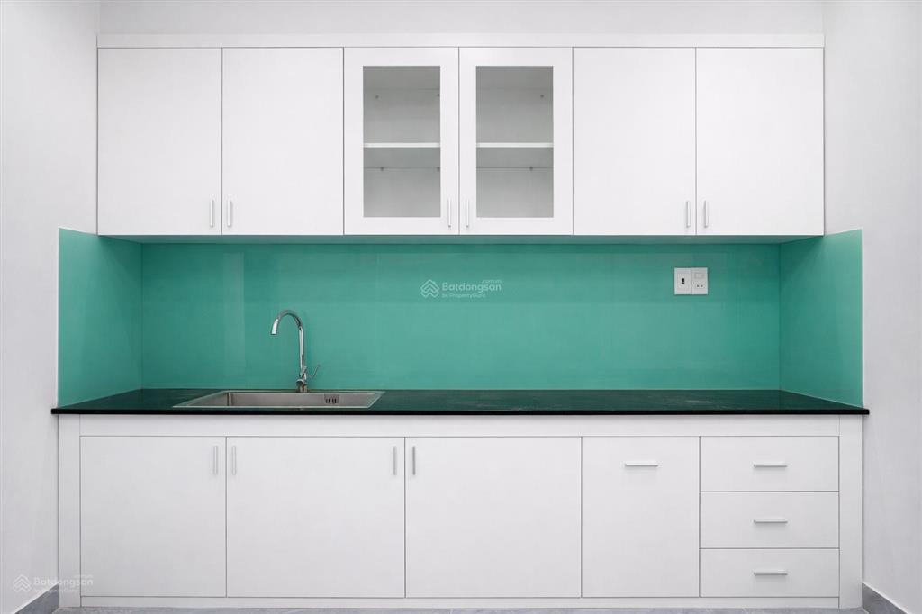 Nhà nc mới 100% ngay nguyễn kiệm 4pn hẻm xe hơi gần phan đăng lưu hoàng minh giám sân bay tsn