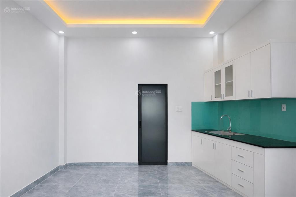 Nhà nc mới 100% ngay nguyễn kiệm 4pn hẻm xe hơi gần phan đăng lưu hoàng minh giám sân bay tsn