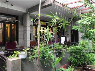 Ch quận 1, hai bà trưng, dtsd 220m2, 3pn, pk, căn duy nhất có sân vườn