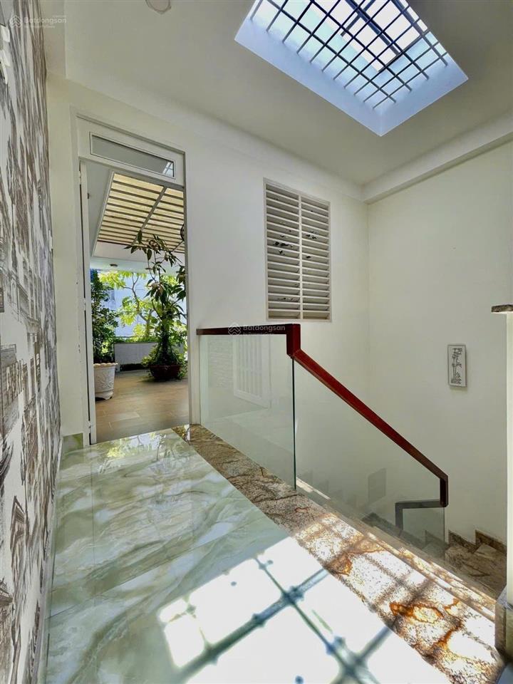 Cơ hội vàng  chỉ 11 tỷ  ngang hiếm nhất 6m  khu sân bay  hxh 6m 2 lầu ở ngay  giá tốt mua ngay