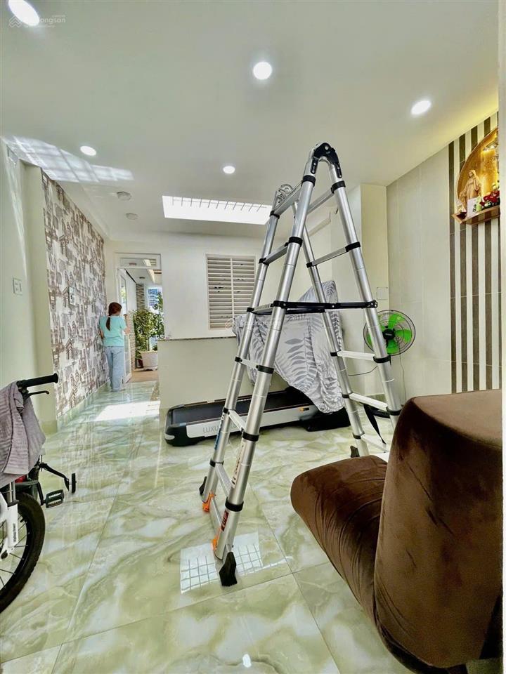 Cơ hội vàng  chỉ 11 tỷ  ngang hiếm nhất 6m  khu sân bay  hxh 6m 2 lầu ở ngay  giá tốt mua ngay