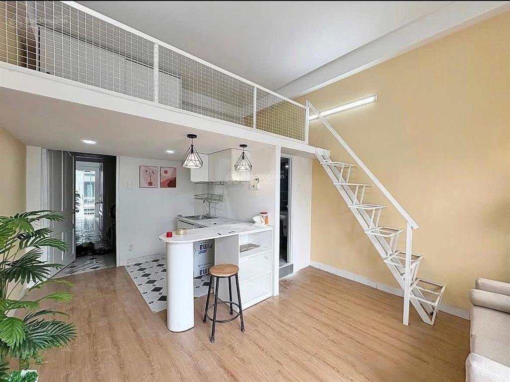 Khai trương phòng gác ban công mới ngay nguyễn hồng đào