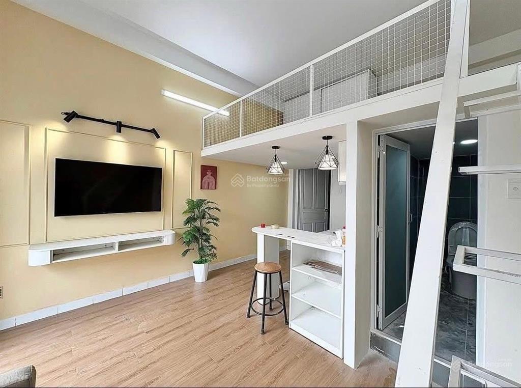 Khai trương phòng gác ban công mới ngay nguyễn hồng đào