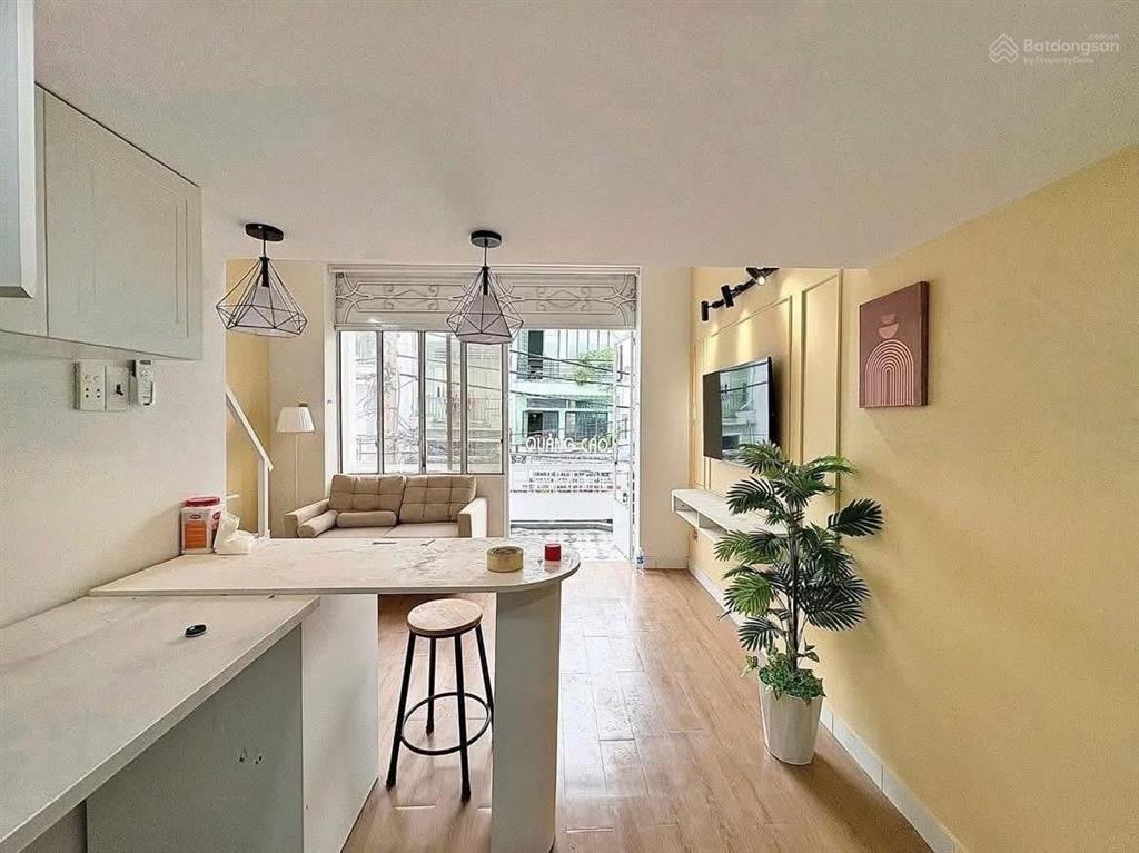 Khai trương phòng gác ban công mới ngay nguyễn hồng đào