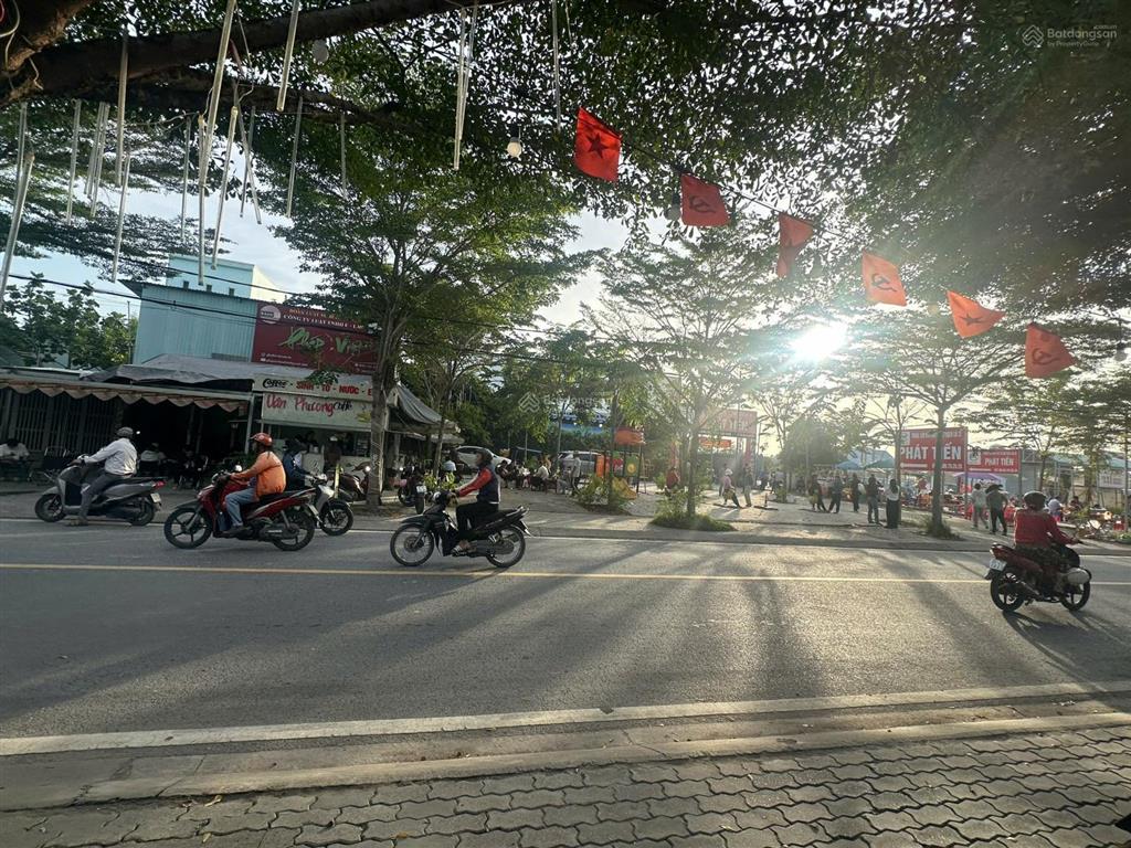 Giá nhỉnh 5 tỷ bán lô đất full thổ dt 10 x 18 le văn lương  nhà bè đường nhựa 6m kdc hiện hữu