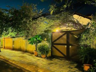 Mua bán đất 2 mặt tiền chế lan viên, đà nẵng  dt đất 322m2 (ngang 13,9m2), ngay bãi biển mỹ khê