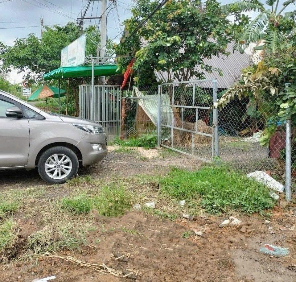 Kẹt tiền cần bán gấp miếng đất thổ cư có sẵn vườn