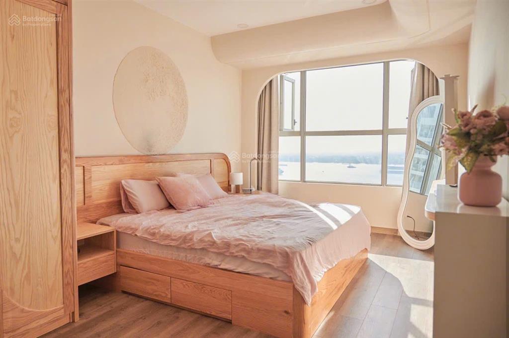 Bán gấp ch 3pn, 2wc, 114m2, giá tốt tại sky 89, hoàng quốc việt, q7 tầng cao view trực diện sông.