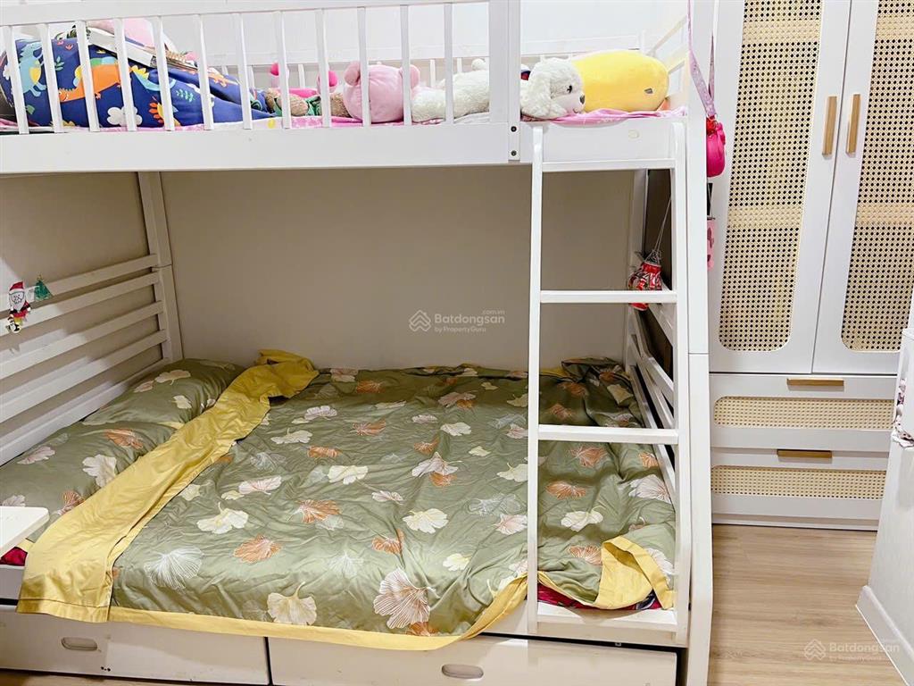 1 căn duy nhất , 2pn, 1wc angia riverside quận 7 sổ hồng full nội thất giá chỉ 3,375 tỷ.