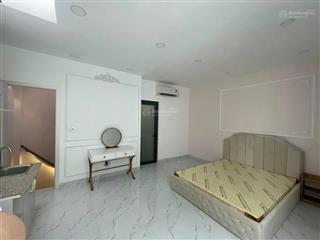 Nhà đủ nội thất. bán nhà đường 3/2 4 tầng, 3pn, 5wc 6.8 tỷ. chỉ sách vali vào ở