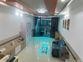 Nhà đủ nội thất. bán nhà cầm bá thước 5 tầng, 4pn, 5wc 11.5 tỷ. chỉ sách vali vào ở.