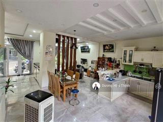 Chuyển về hà nội, bán lại nhà phố cực đẹp khu compound  ven sông  giá hữu nghị