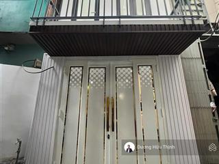 2,85 tỷ, nhà q1sổ hồnghoàn công