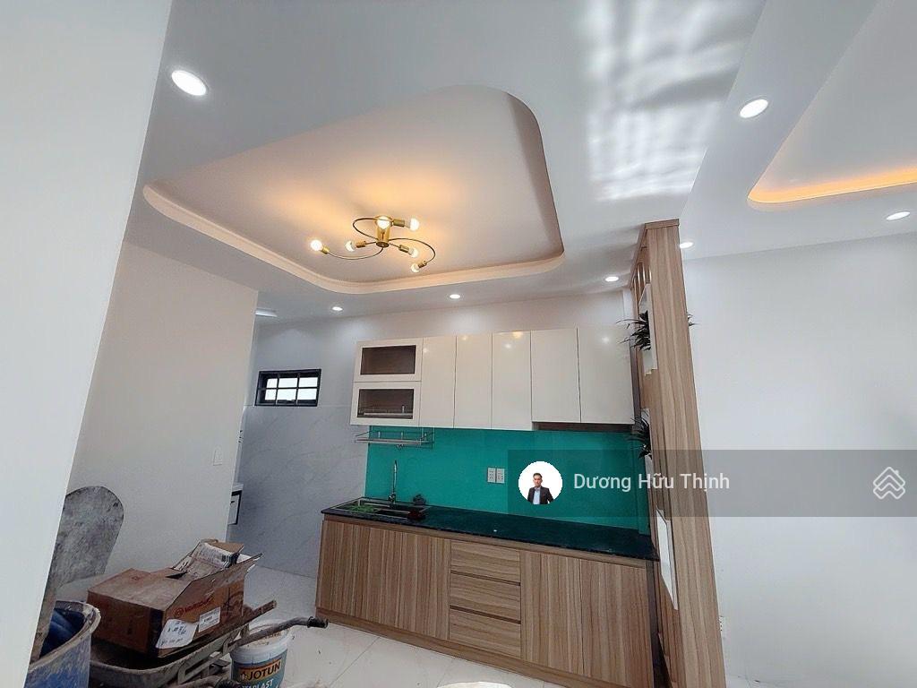 Bán 2 căn nhà liền kề 1 trệt 1 lầu ngay ngã 4 thủ đức căn góc 2 mặt tiền hẻm thông thoáng