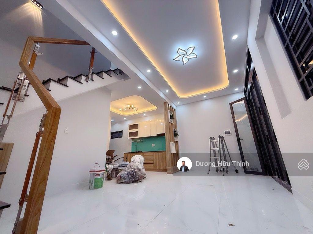 Bán 2 căn nhà liền kề 1 trệt 1 lầu ngay ngã 4 thủ đức căn góc 2 mặt tiền hẻm thông thoáng