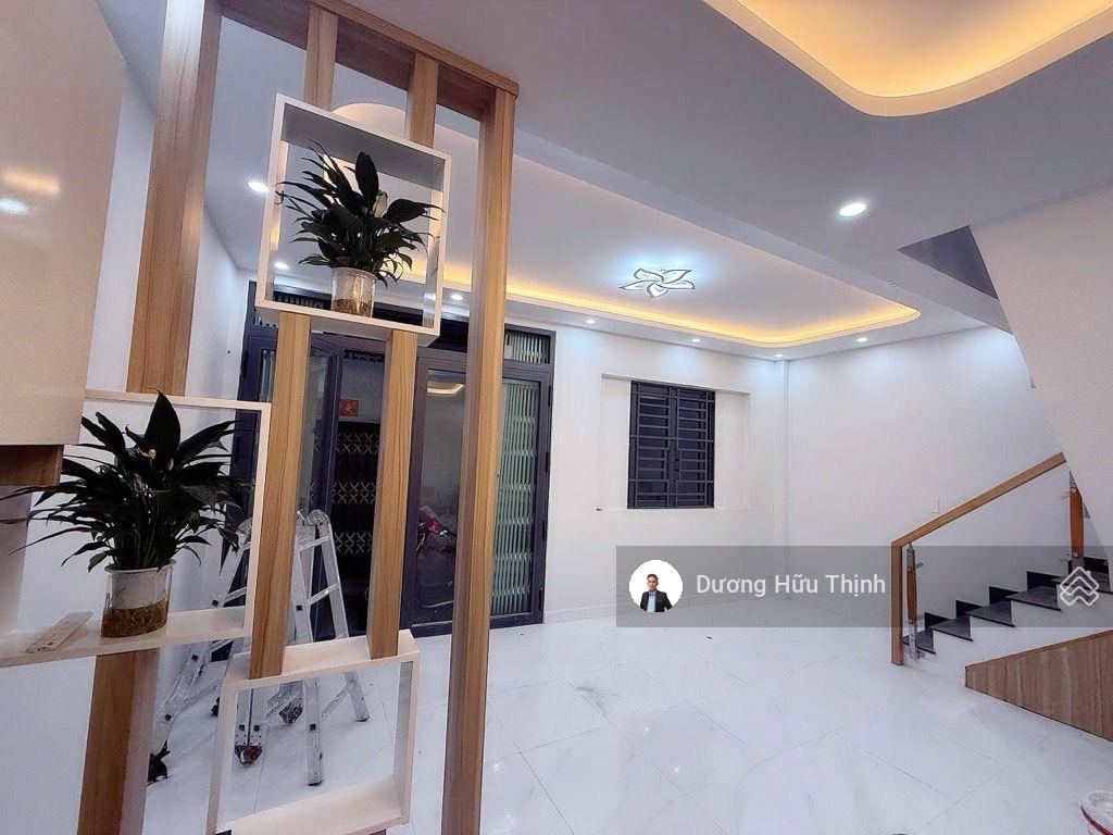 Bán 2 căn nhà liền kề 1 trệt 1 lầu ngay ngã 4 thủ đức căn góc 2 mặt tiền hẻm thông thoáng