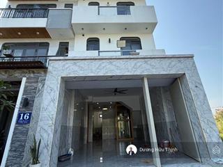 18,5 tỷ
vị trí vàng  nhà to 4 tầng 7 phòng
thang máy vi vu mt tiện kd ks chd