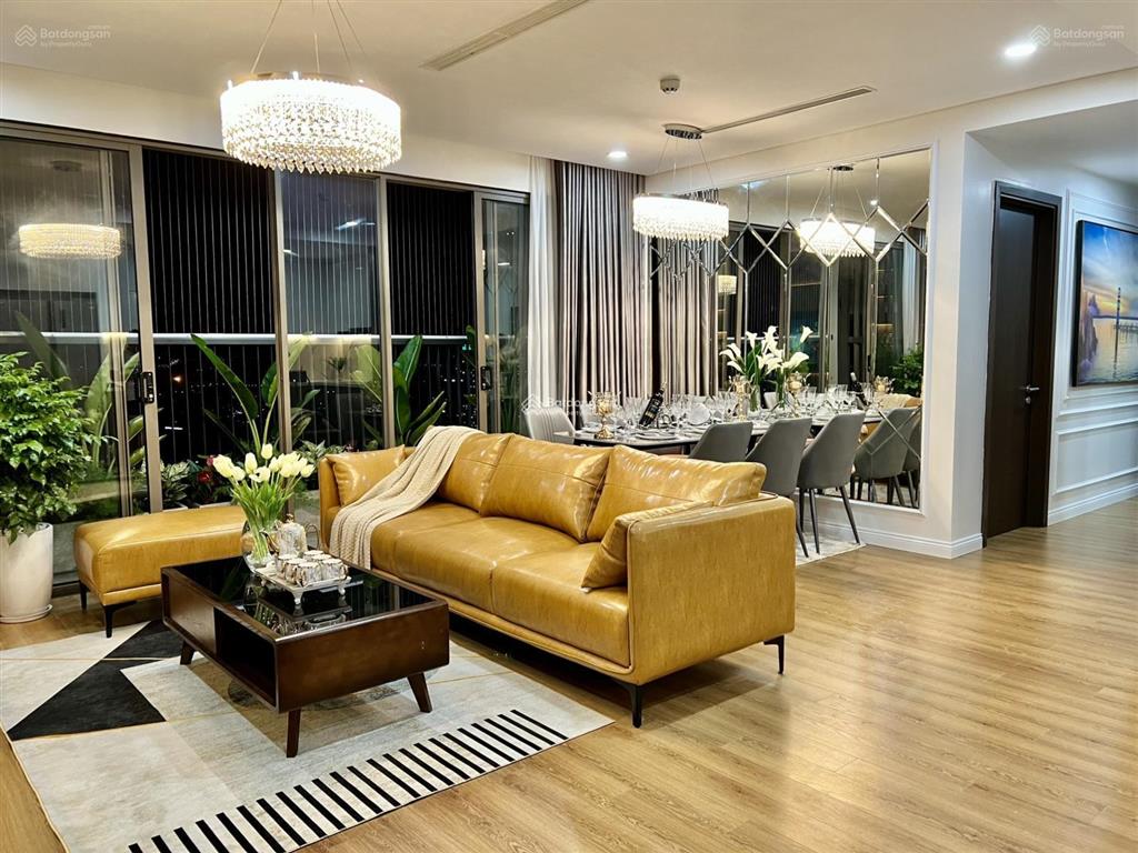 Gia đình cần bán căn view hồ 168m 3 ngủ mandarin garden. giá 19 tỷ   0943 937 ***