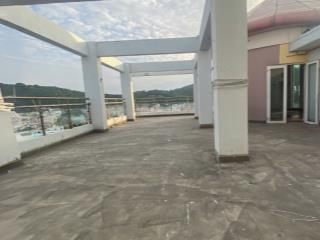 Cho thuê shophouse 147  149 hoàng hoa thám, 300m2, giá siêu hời 60 triệu vnd