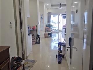 Chính chủ  bán căn hộ chung cư moonlight boulevard 1pn + 1, diện tích ~ 57m2, tầng 15, view hồ bơi